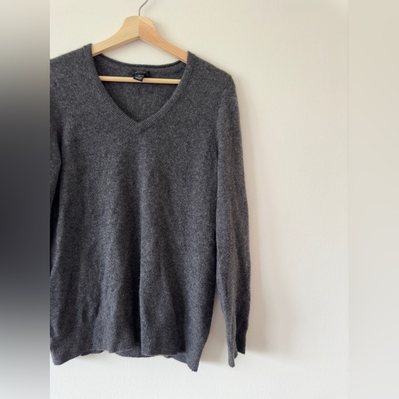 🤍 SOLD 🤍Only Mine 100% Cashmere Sweater - Picture 2 of 8